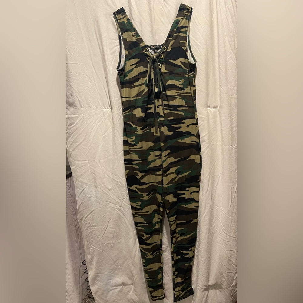 Peachy Girl Camouflage jumpsuit